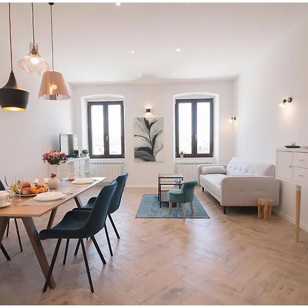 Ad Astra Centre Theater View Apartment Rijeka